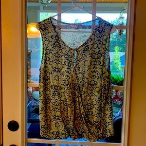 Cabi Large sleeveless shirt